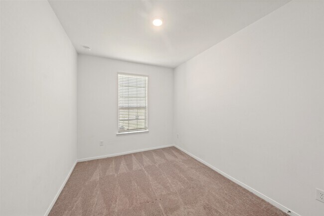 Building Photo - 14866 Ash Landing Dr