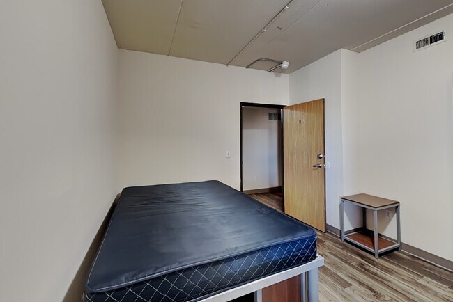 Building Photo - 215 Stanton Ave