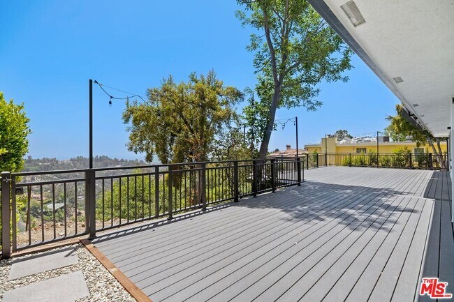 Building Photo - 1256 Stradella Rd