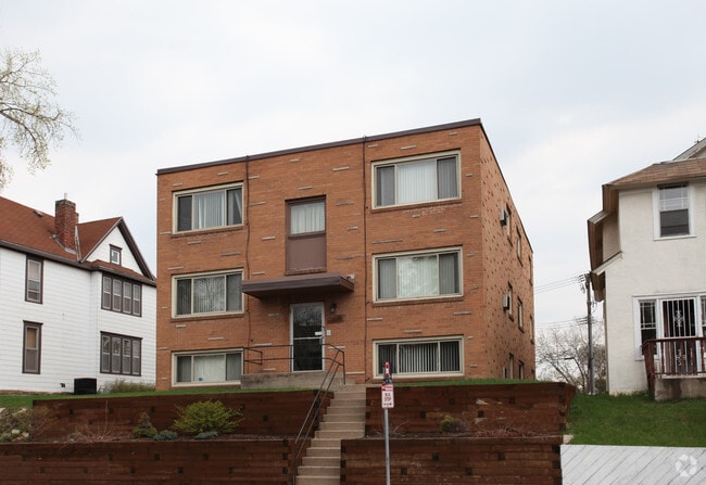 Building Photo - Hillside Terrace