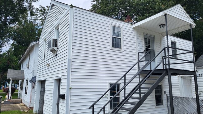 Building Photo - 1-Bedroom, 1-bathroom Apartment