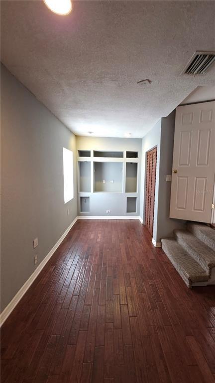 Building Photo - 936 E Shadowlawn Ave