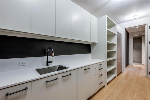 Building Photo - 1747 Leonard St