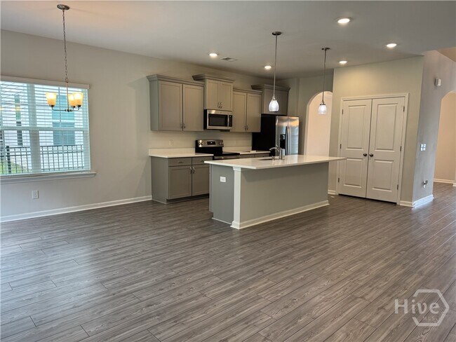Building Photo - 148 Spring Hill Dr