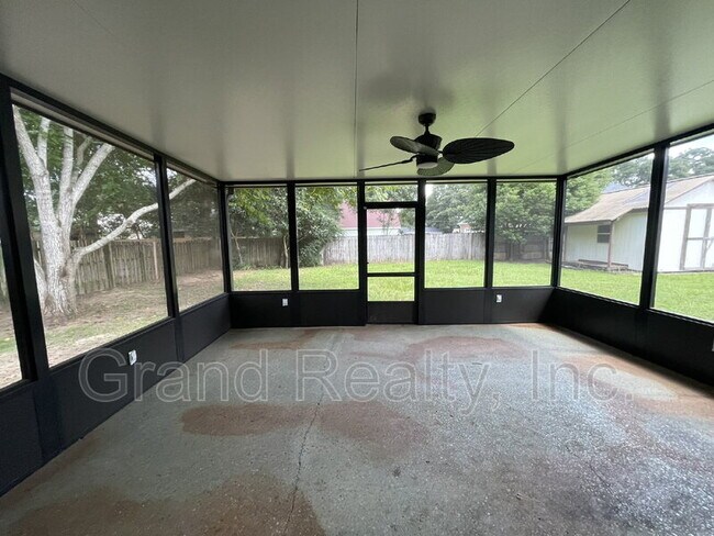 Building Photo - 5022 Patterson Ln