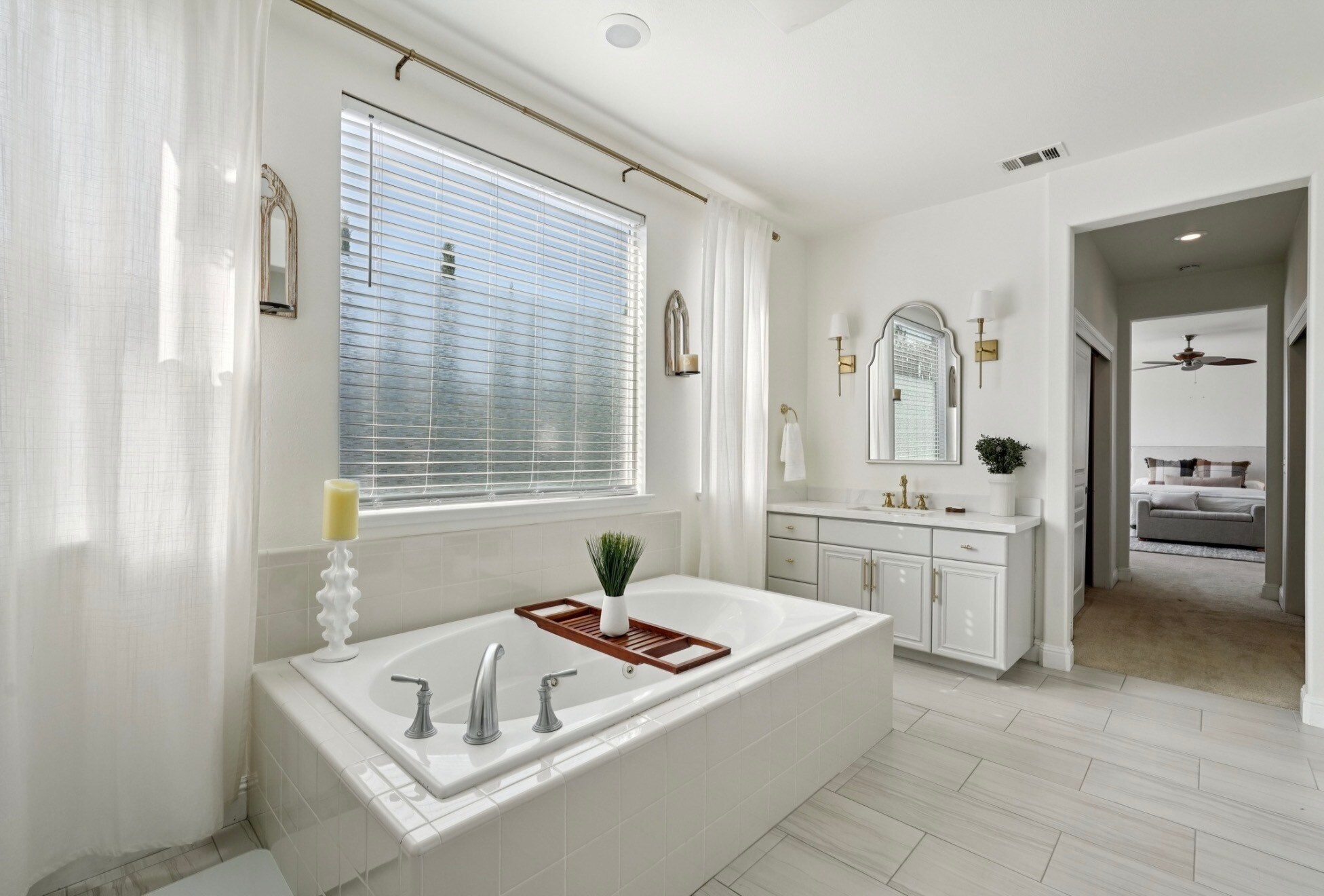 Building Photo - 2070 Katnich Ln