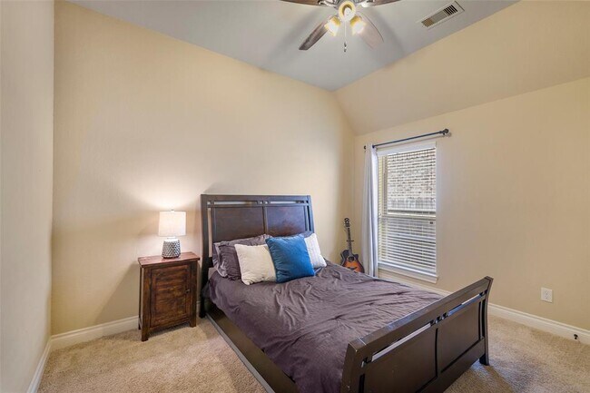 Building Photo - 27930 Colonial Point Dr