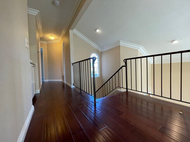 Building Photo - 15531 Oakhurst St