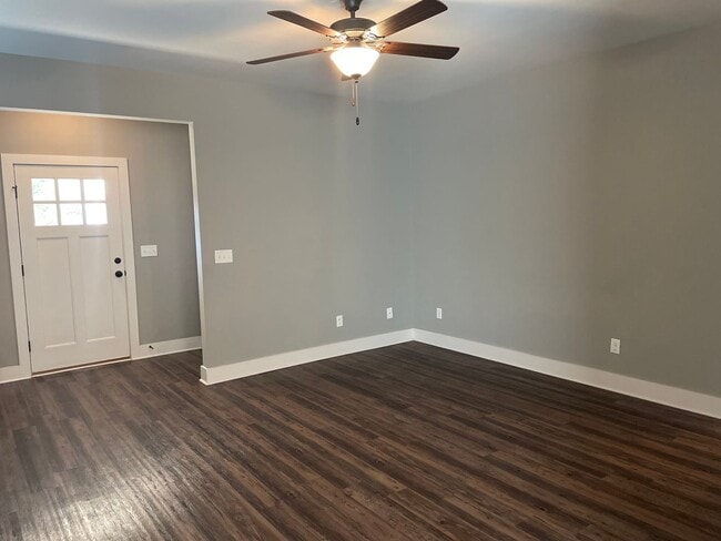 Building Photo - 3 Bedroom Home With Spacious Garage and Fenced Backyard!