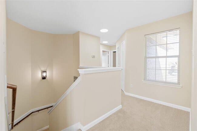 Building Photo - 3331 Clayton Terrace Dr