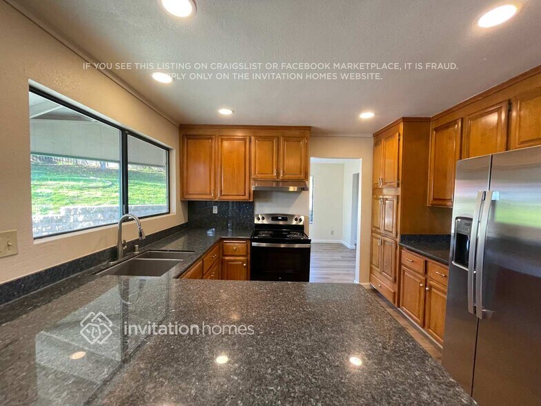 Building Photo - 2805 Rose Ct