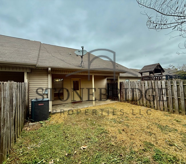 Building Photo - 2 bed, 2 bath, 1 level townhome in Calera