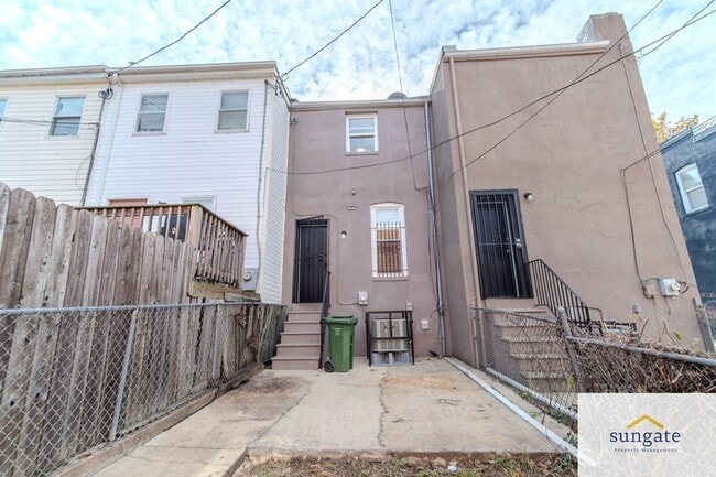 Building Photo - 2314 Jefferson St