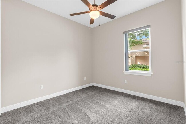 Building Photo - 903 Victoria Hills Dr S