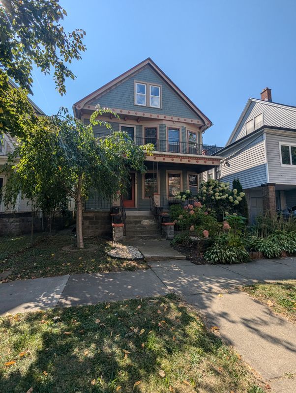 Primary Photo - 324 West Ave