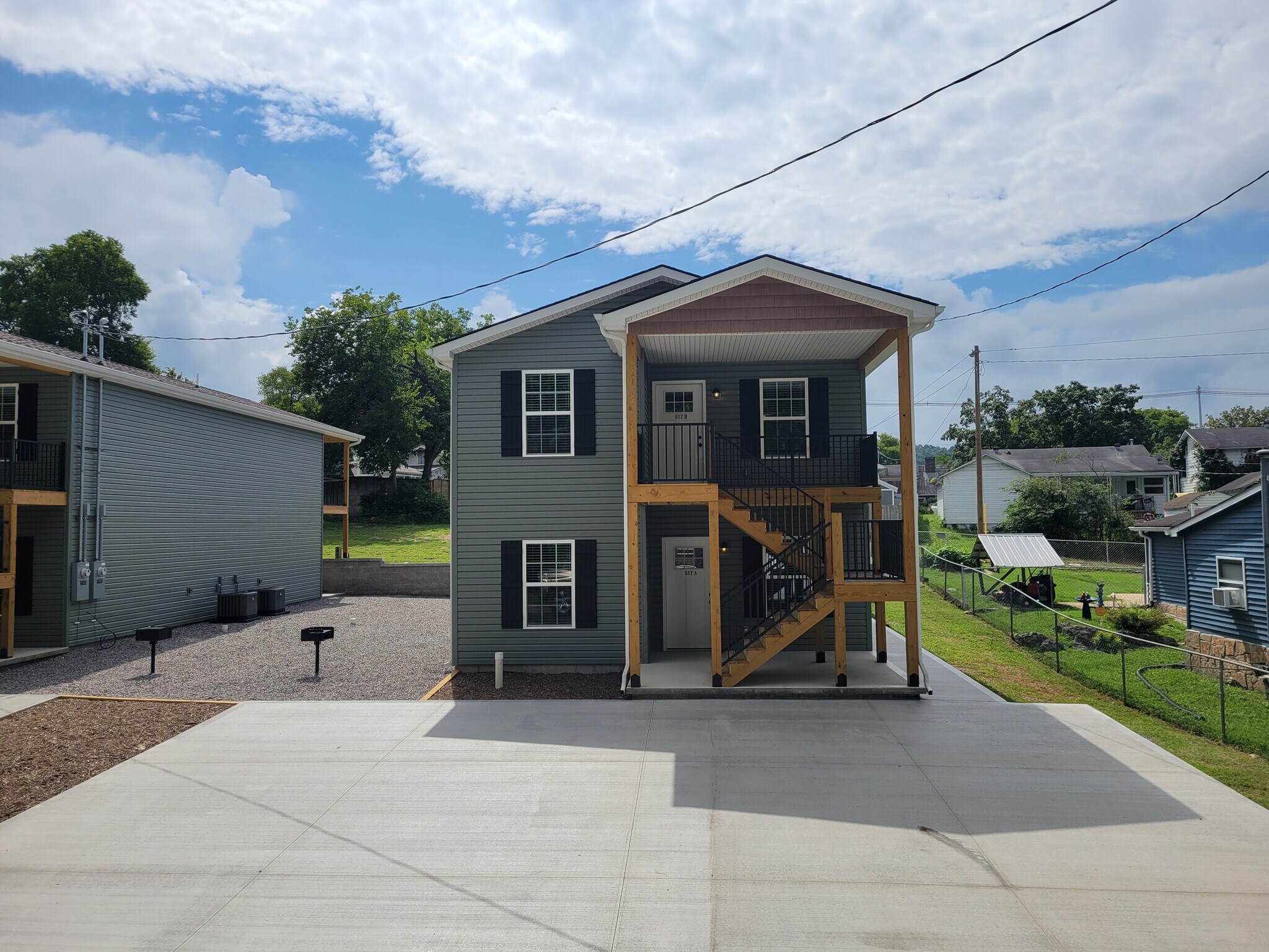 Building Photo - 517 Hendrickson St