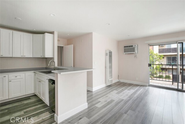 Building Photo - 365 Burchett St