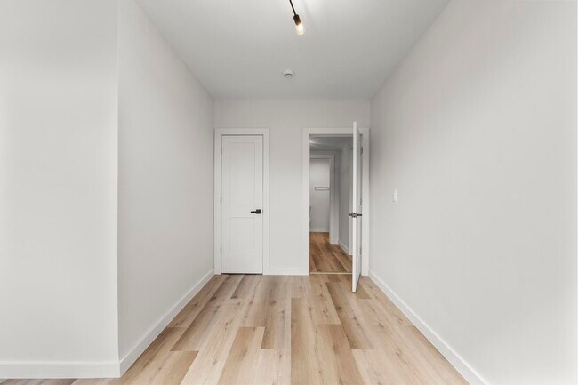 Building Photo - 425 N Main St