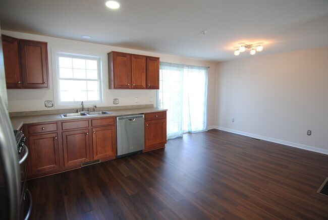 Building Photo - 31 Overlook Cir