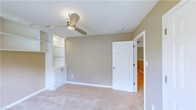 Building Photo - *** READY TO MOVE IN BY FIRST WEEK OF MAY***