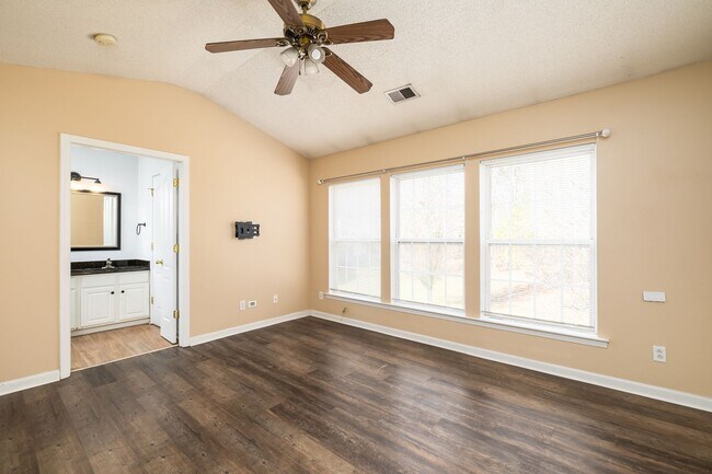 Building Photo - 3959 Katherine Way