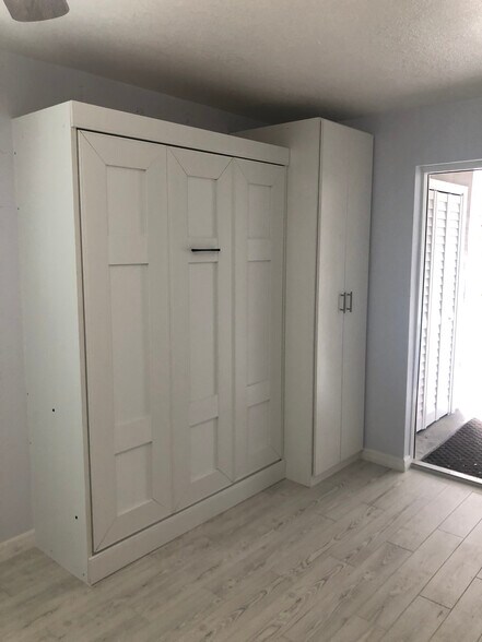 Building Photo - 2020 Lee Dr