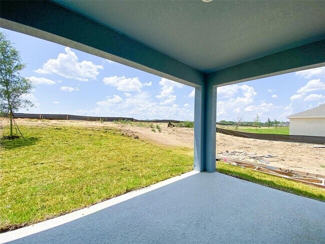 Building Photo - 495 Lily Ln