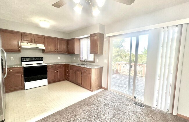 Building Photo - Beautiful 4 bed, 2 bath house at $1,795