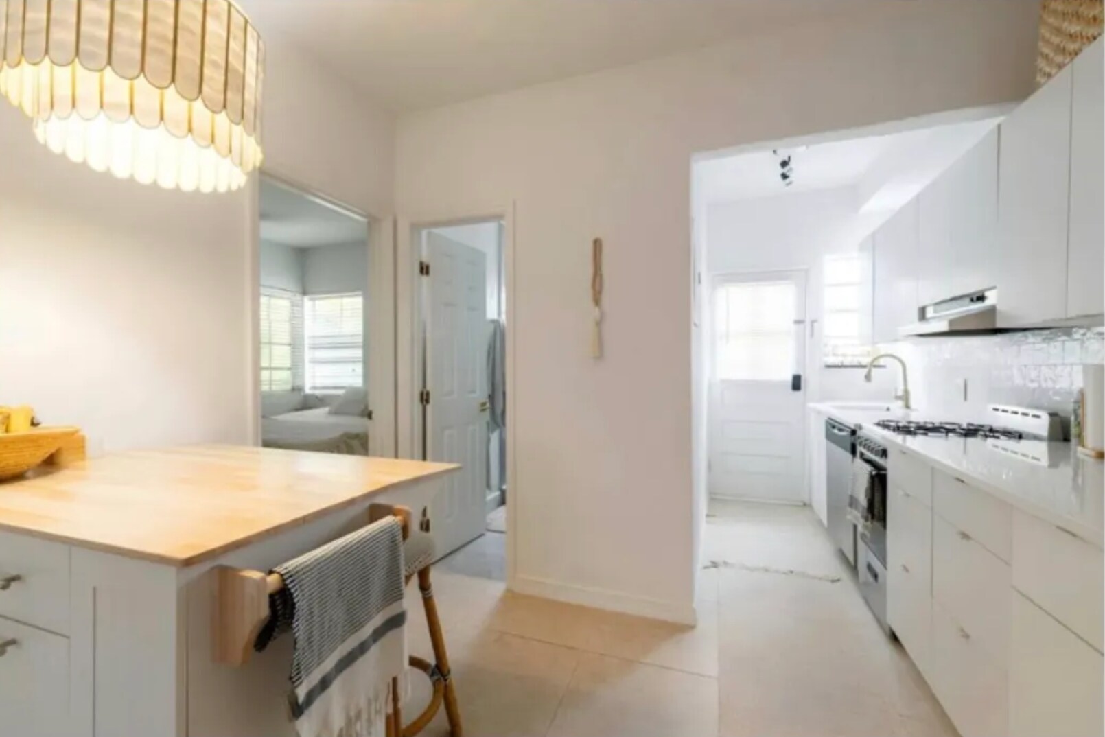 Building Photo - 817 Meridian Ave