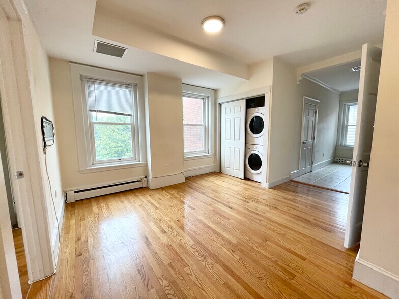 Building Photo - 94 L St