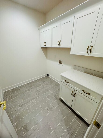 Building Photo - 118 Nickolas Cir
