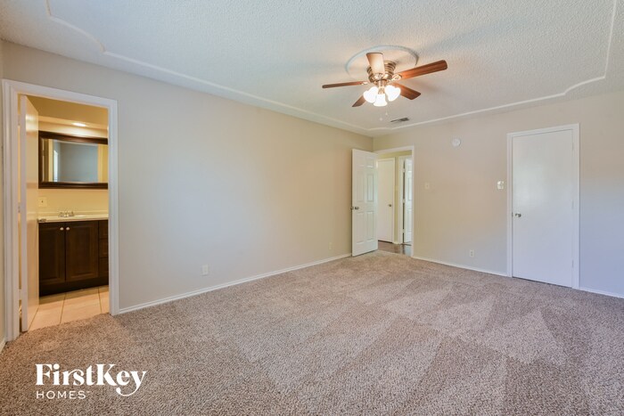 Building Photo - 7621 Clover Ln
