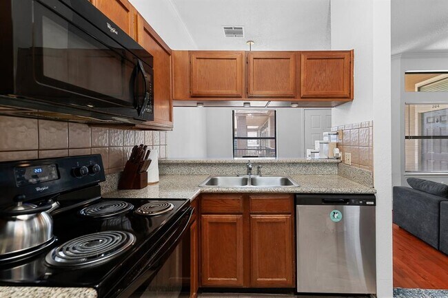 Building Photo - 2802 Nueces St