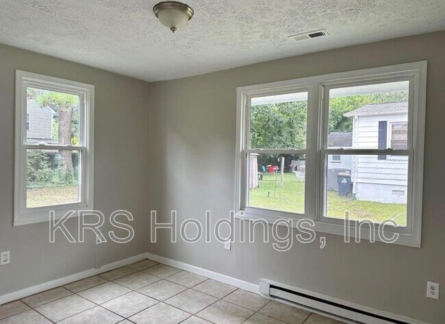 Building Photo - 115 Orange Dr