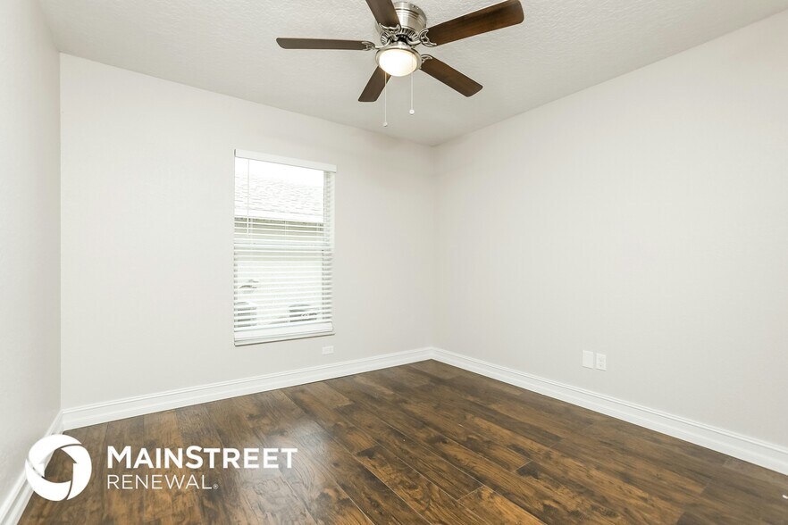 Building Photo - 137 W 20th St