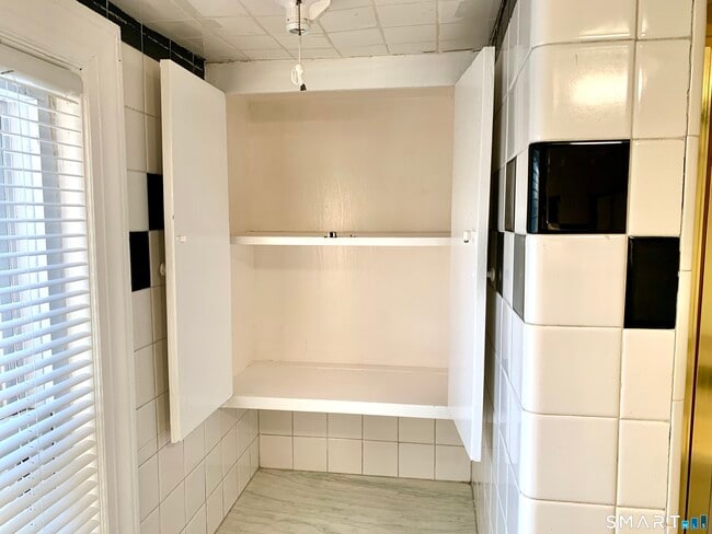 Building Photo - 52 Goffe Terrace