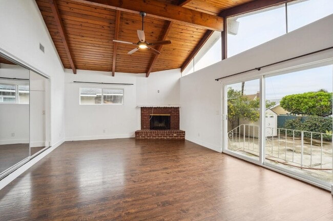 Building Photo - 1133 W 78th St