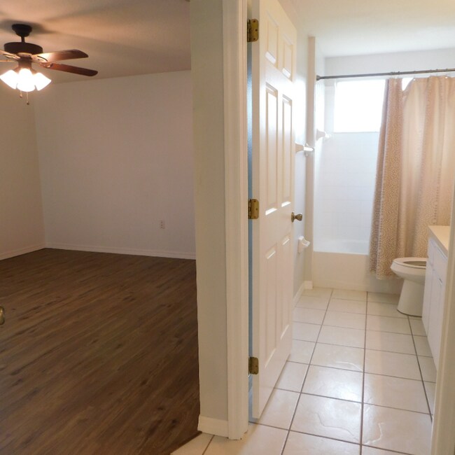 Building Photo - 22141 Breaker Point Ln