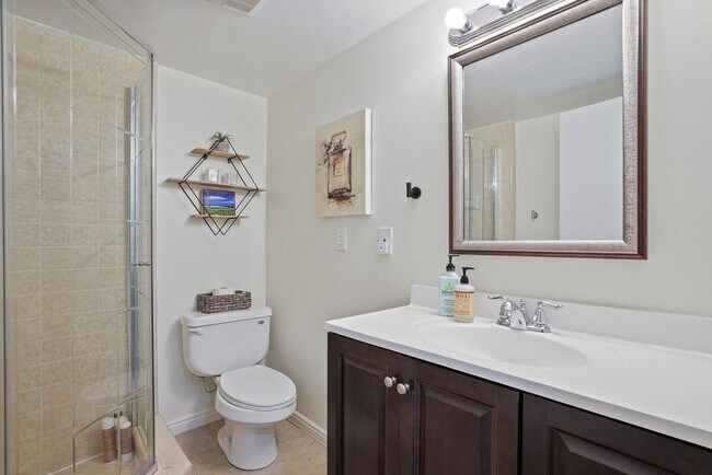 Building Photo - 540 Crestview Dr