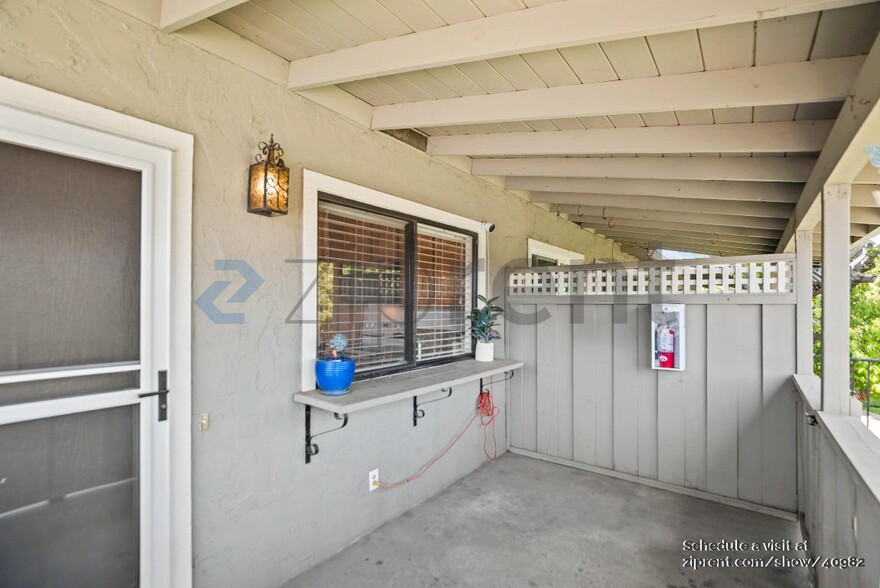 Building Photo - 1231 Juniper Dr