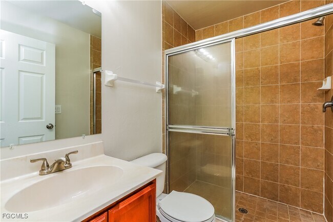 Building Photo - 427 Vanetta Dr