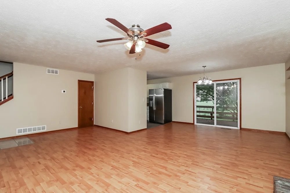 Building Photo - 3142 Country Lake Dr