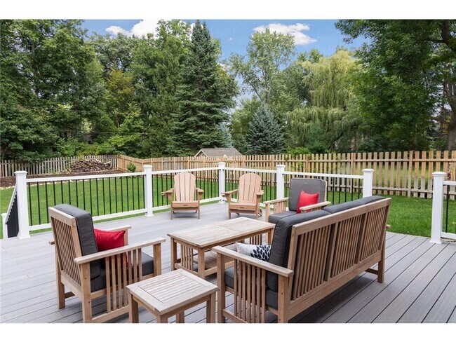 Building Photo - 18620 26th Ave N