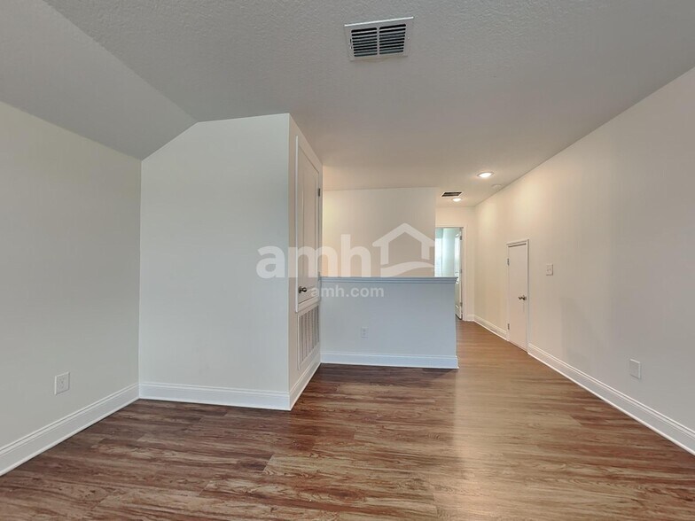 Building Photo - 2470 Ixora Ct