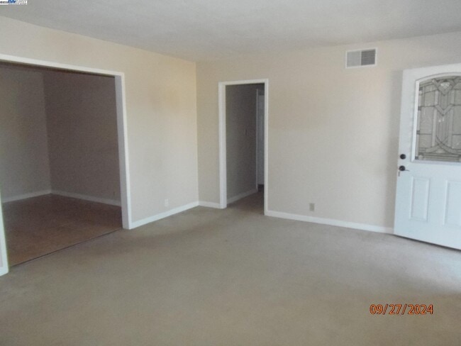 Building Photo - 8320 Davona Dr