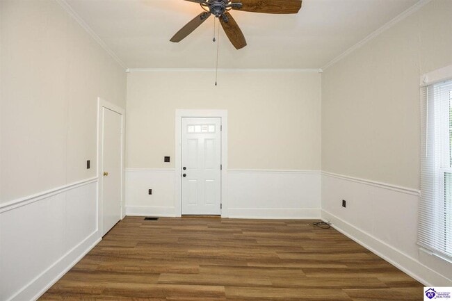 Building Photo - 203 W Warfield St