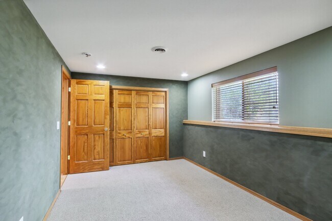 Building Photo - 7701 Twinflower Dr