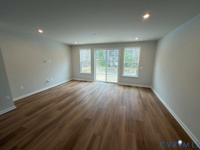 Building Photo - 435 Burden Dr