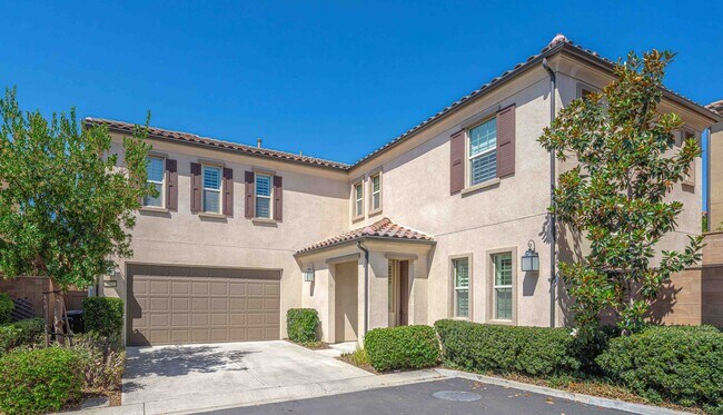 Building Photo - Expansive Portola Springs 4 Bedroom Home