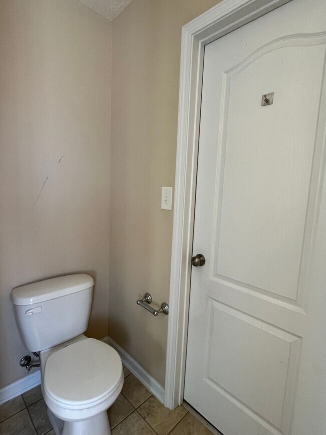 Building Photo - Charming 3 Bed Raeford Home with Fenced Yard